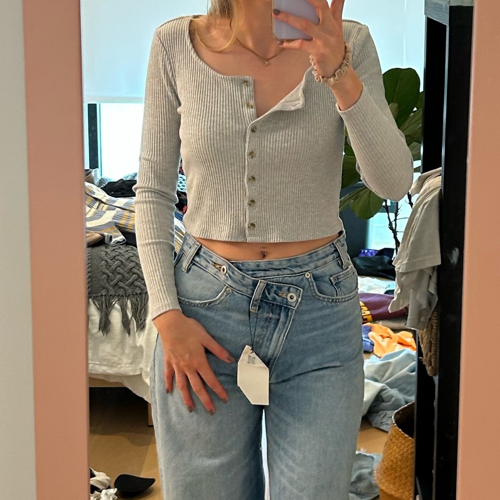 Levi's Light Gray Ribbed Long Sleeve Top